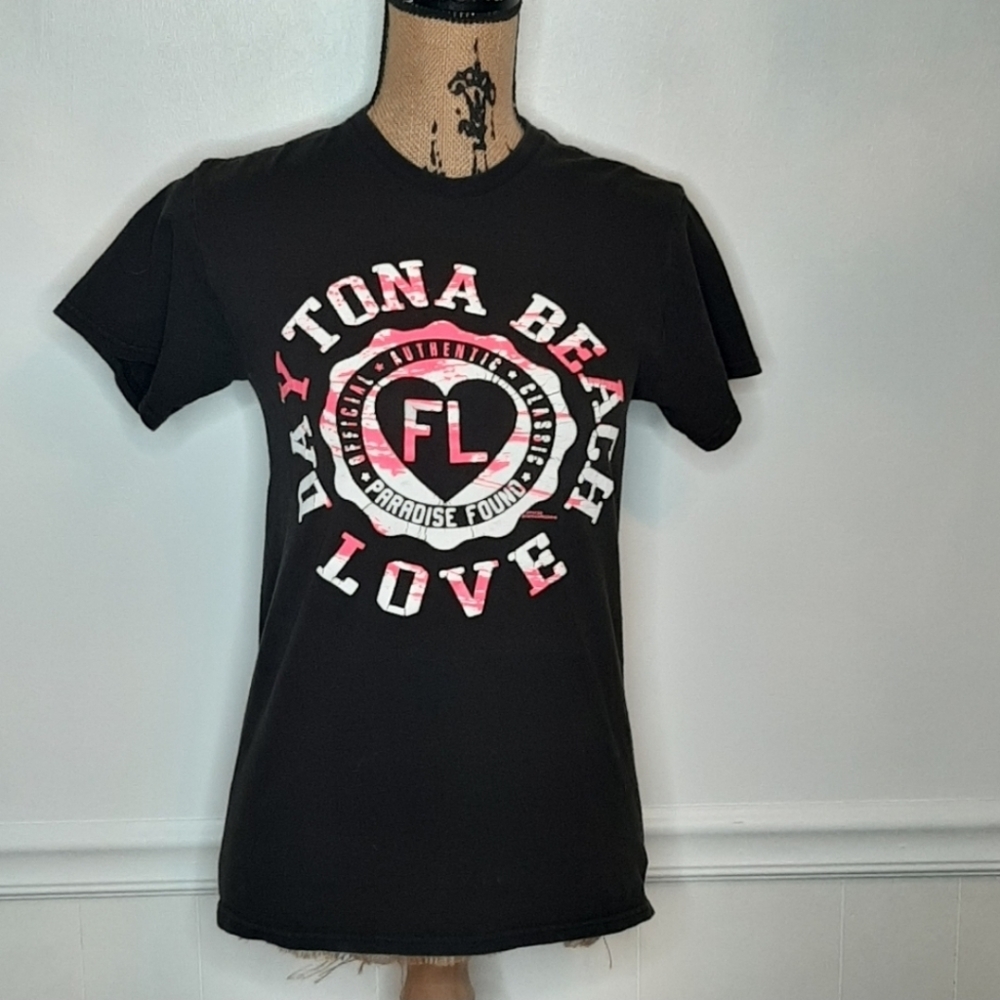 🏖️🖤 Daytona Beach Love Tee · Black · Size Small